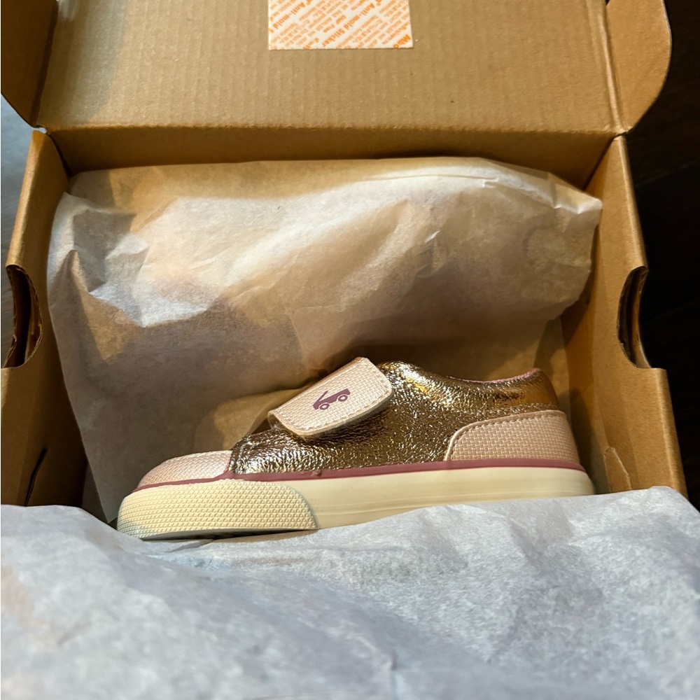 See Kai Run Rose Gold Toddler Size 6 Sneakers